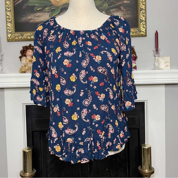 Stitch Star | Tops | Stitch Star Blouse Ruffled Hem Size Medium | Poshmark